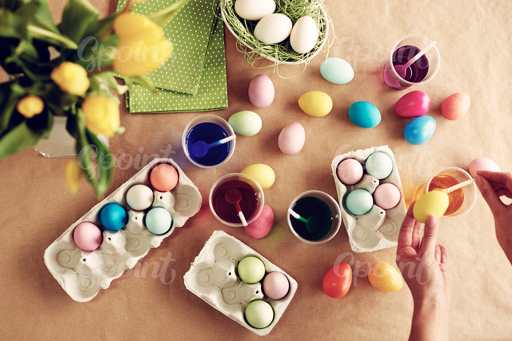 Homemade modern dyeing Easter eggs